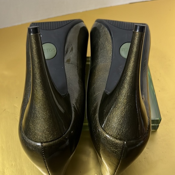 High heel army green pump by Me Too - Picture 3 of 6